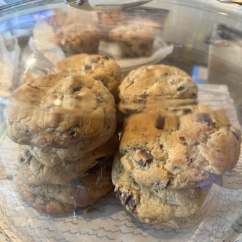 Navis Cafe - Scrumptious Chocolate Chip Cookies - Sandwiches Near Me - Portland, Maine