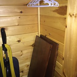 Cresthaven Lodges