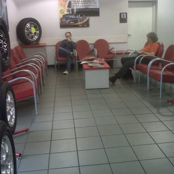 America's Tire - Chill waiting area with up to date magazines - Tires Near Me - Mountain View, California