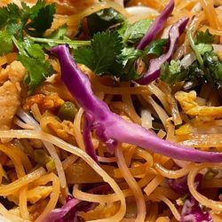 LuLu's Rice and Noodles - Pad Thai