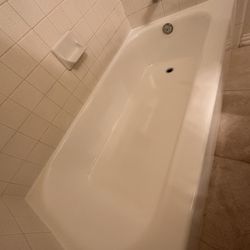 Nguyen's Bathtub Refinishing