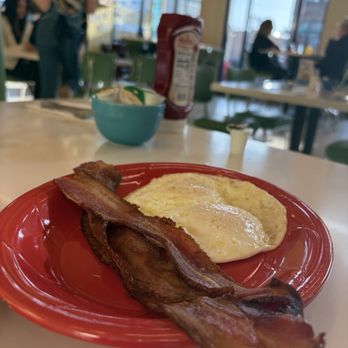 The Griddle - Over-Medium Eggs and Bacon - Breakfast & Brunch Near Me - Caldwell, Idaho