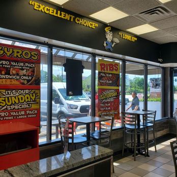 Franky's - Fast Food Near Me - Addison, Illinois