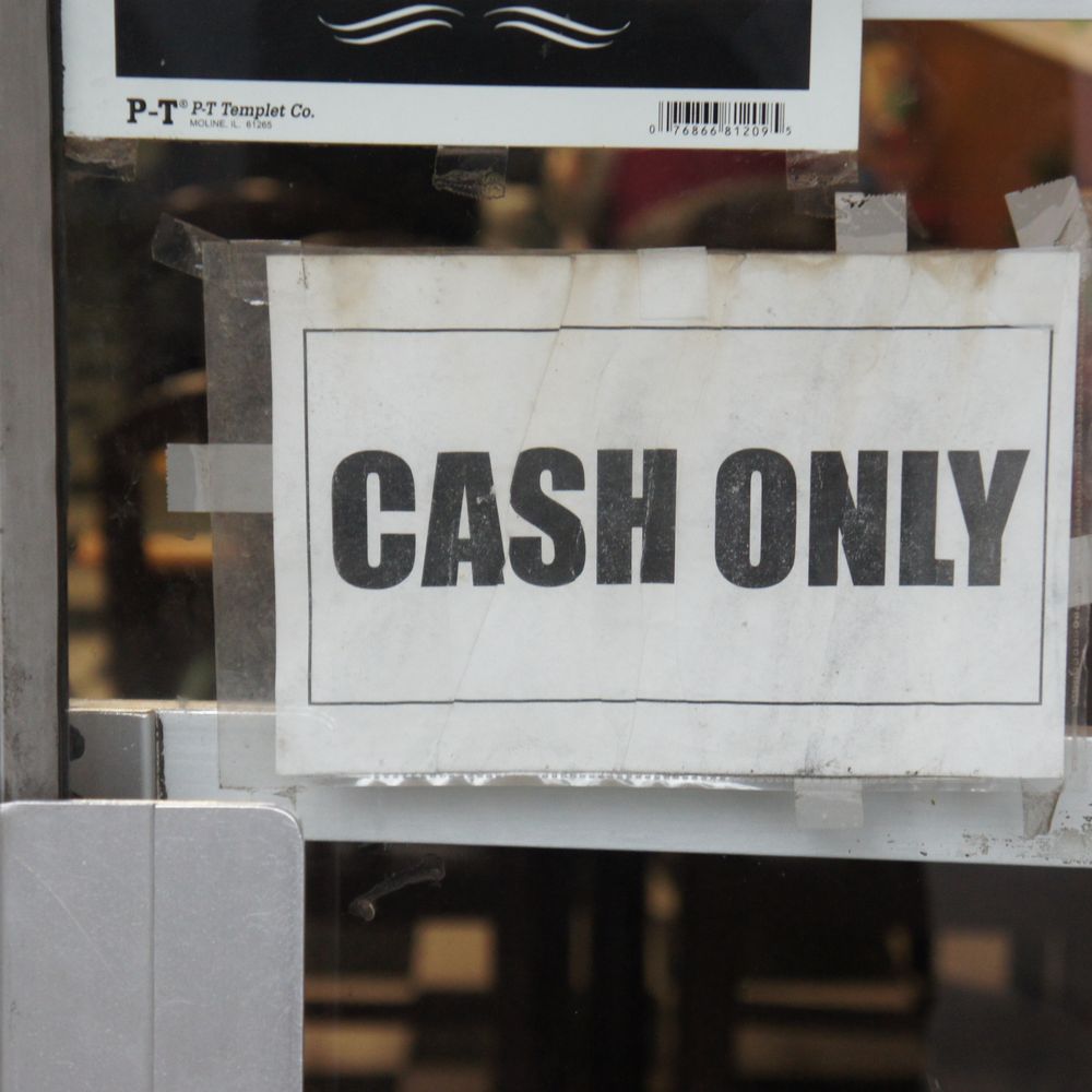 My Chau Restaurant - Cash only sign - Vietnamese Near Me - Vancouver, British Columbia