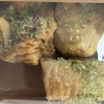 Leila L'Etoile - Pastries! - Lebanese Near Me - Paris Leila L'Etoile - Pastries! - Lebanese Near Me - Paris