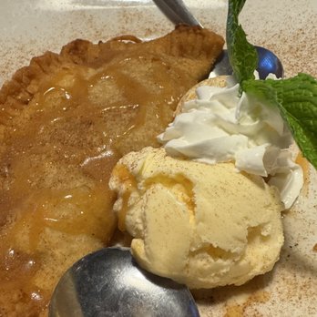 Cattlemens Steakhouse - Apple Pie Dessert - Steakhouses Near Me - Elk Grove, California Cattlemens Steakhouse - Apple Pie Dessert - Steakhouses Near Me - Elk Grove, California