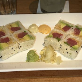 Houston's Restaurant - Thai Tuna Roll - Steakhouses Near Me - Pasadena, California Houston's Restaurant - Thai Tuna Roll - Steakhouses Near Me - Pasadena, California