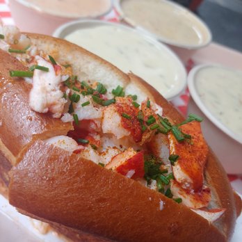 Pike Place Chowder - Lobster roll and four cup sampler. - Seafood Near Me - Seattle, Washington Pike Place Chowder - Lobster roll and four cup sampler. - Seafood Near Me - Seattle, Washington