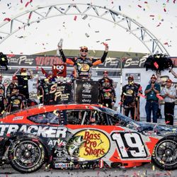 Las Vegas Motor Speedway - Way to go, Toyota!!! #NASCAR