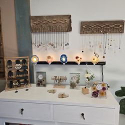 Glimmer & Glow - Boutique