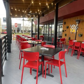 Pig Floyd's - Outside seating - Barbeque Near Me - Winter Park, Florida