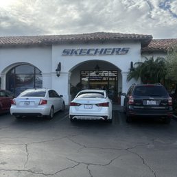 Exterior outside entrance of SKECHERS Warehouse Outlet - Thousand Oaks, California Exterior outside entrance of SKECHERS Warehouse Outlet - Thousand Oaks, California