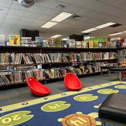 Monroeville Public Library - Kids section
