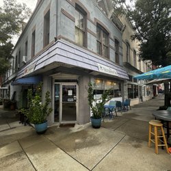 Mo’s Mediterranean Table - Out front