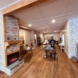Lee’s Chocolates & Souvenirs