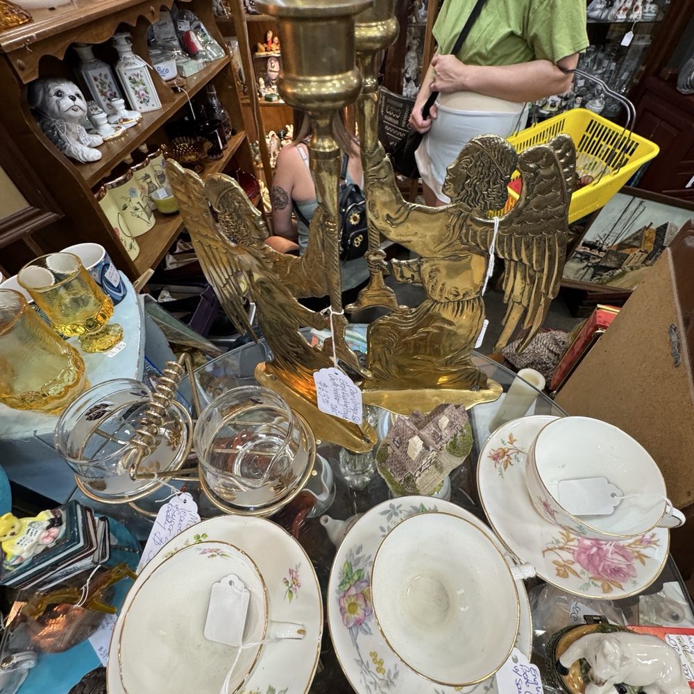 Curiosities Vintage Mall - Antiques Near Me - Tigard, Oregon