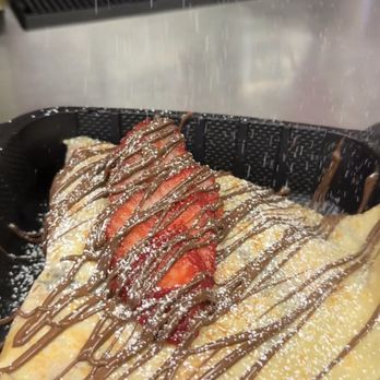 Der Tea Yogurt - Strawberry Banana Lechera Crepe - Desserts Near Me - Rancho Cucamonga, California