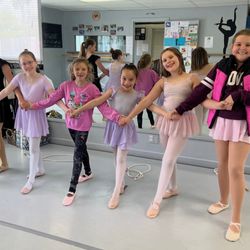 Windsor Dance Academy - Little Swans