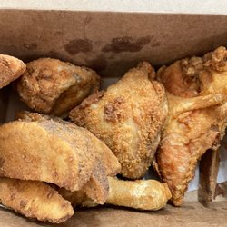 Leonardos Pizza - Four piece 4 Piece Chicken with JoJo's Dinner