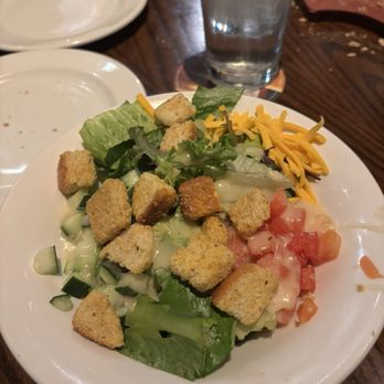 LongHorn Steakhouse - House Mixed Greens Salad - Steakhouses Near Me - Orlando, Florida LongHorn Steakhouse - House Mixed Greens Salad - Steakhouses Near Me - Orlando, Florida