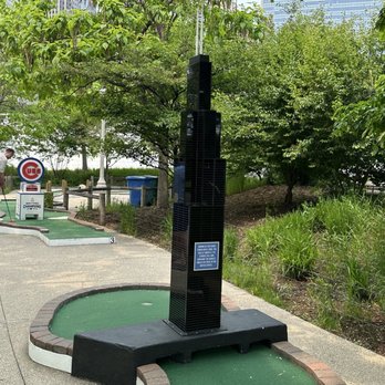 City Mini Golf - Sears Tower Hole - Mini Golf Near Me - Chicago, Illinois