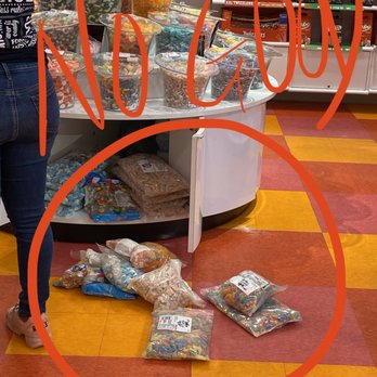 IT'SUGAR - Candy Stores Near Me - National Harbor, Maryland