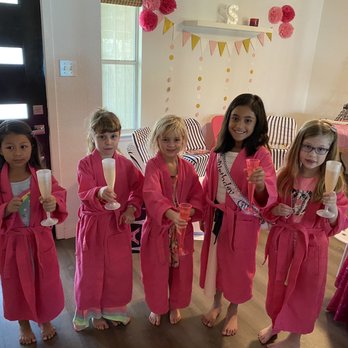 Simply Fab Spa Parties - París spa party - Party & Event Planning Near Me Simply Fab Spa Parties - París spa party - Party & Event Planning Near Me