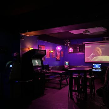 Dundas Video - Arcades Near Me - Toronto, Ontario