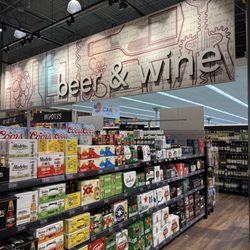 Strack & Van Til - Beer & wine