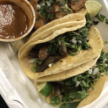 El Chilito restaurant - Tacos: Chicharrones (fried pork skin), Res (steak), Carnitas (pork) - Mexican Near Me - Riverside, Connecticut