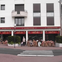Charly's Pub