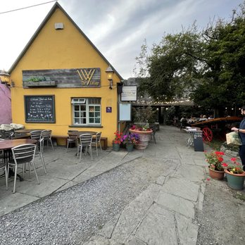 The Ivy Cottage - Front of restaurant - Irish Near Me - Doolin, CE