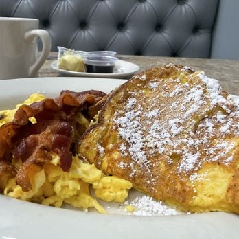 Omelet House Summerlin - French Toast Special - Breakfast & Brunch Near Me - Las Vegas, Nevada