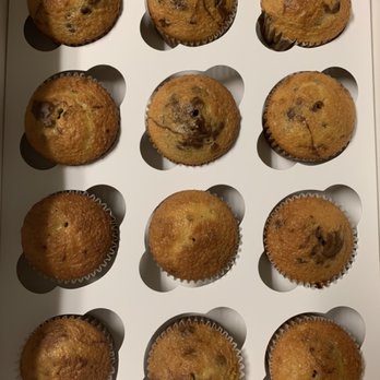 Sweetslux by Kiona - Marble cupcakes... no frosting wanted. Golden, soft & moist! - Desserts Near Me Sweetslux by Kiona - Marble cupcakes... no frosting wanted. Golden, soft & moist! - Desserts Near Me