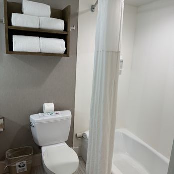 Desert Palms Hotel and Suites - Bathroom shower - Hotels Near Me - Anaheim, California
