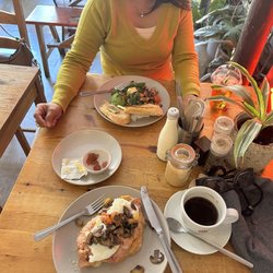 Cathedral Cafe - Bacon toastie and green breakfast