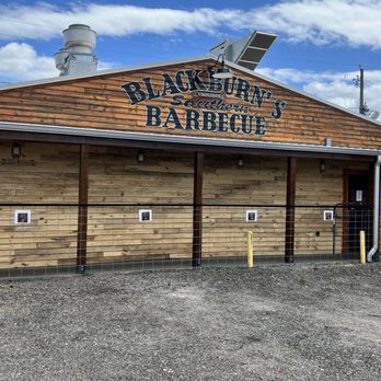 Blackburn's BBQ - the exterior of the restaurant - Barbeque Near Me - Eagle Lake, Florida