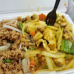 Curry chicken lunch special Curry chicken lunch special