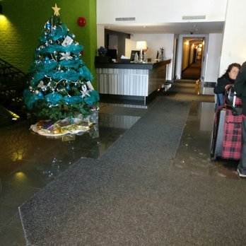 Days Inn - Hotel Lobby - Hotels Near Me - Saint-Laurent, Quebec