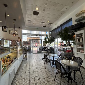 Utopia Caffe - Breakfast & Brunch Near Me - Tustin, California