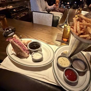 Gus' Sip & Dip - Wagyu Beef Dip and Fries with Bernese dipping sauce - Pubs Near Me - Chicago, Illinois Gus' Sip & Dip - Wagyu Beef Dip and Fries with Bernese dipping sauce - Pubs Near Me - Chicago, Illinois