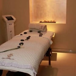 Dharma Spa - Vists de una de las camas para masaje del segundo piso...