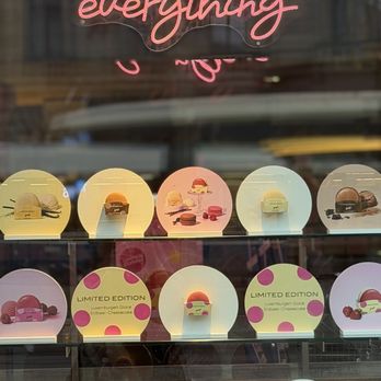 Sprüngli - Chocolatiers & Shops Near Me - Zürich, ZH Sprüngli - Chocolatiers & Shops Near Me - Zürich, ZH