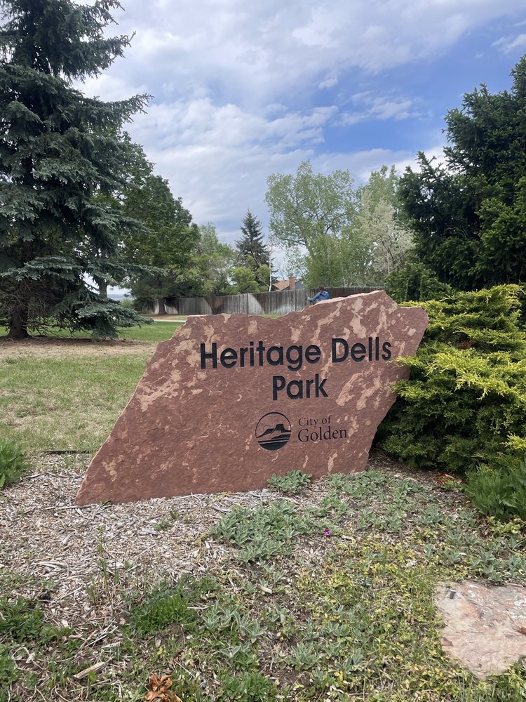 Heritage Dells Park Logo