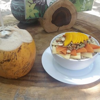 Raw Love - Tropical kiss bowl - Vegan Near Me - Tulum, ROO