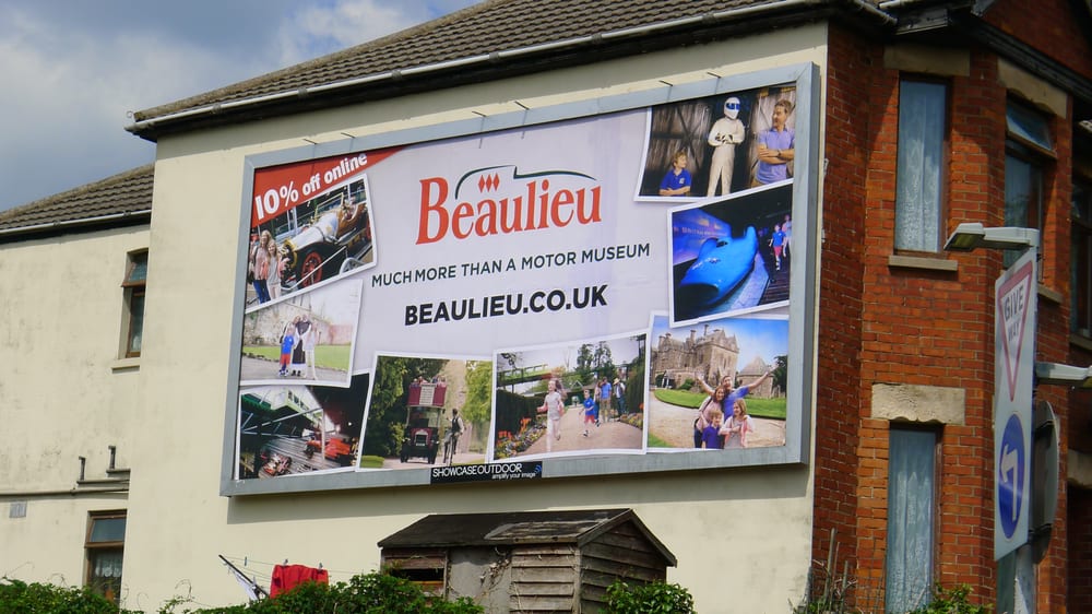 SHOWCASE OUTDOOR Avenel way, Poole, United Kingdom Advertising