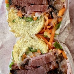 Half pound - Tom's Famous Pastrami Half pound - Tom's Famous Pastrami