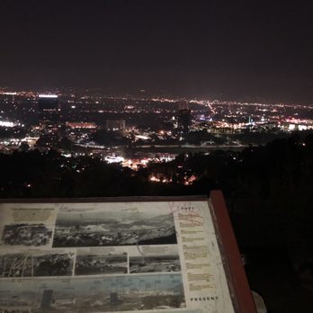 Universal City Overlook - Great view at night - Parks Near Me - Los Angeles, California Universal City Overlook - Great view at night - Parks Near Me - Los Angeles, California