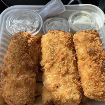 Captain Bob's Chowder - 3-18-23 Three piece fish and chips! So hot you couldn't eat them. - Seafood Near Me - Long Beach, Washington Captain Bob's Chowder - 3-18-23 Three piece fish and chips! So hot you couldn't eat them. - Seafood Near Me - Long Beach, Washington