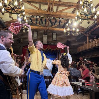 Hoop-Dee-Doo Musical Revue - Performing Arts Near Me - Lake Buena Vista, Florida Hoop-Dee-Doo Musical Revue - Performing Arts Near Me - Lake Buena Vista, Florida